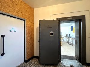 Photo 11- click for photo gallery